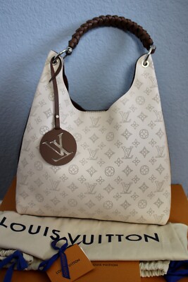Stunning Louis Vuitton Carmel Hobo Bag Mahina M53188 excellent condition w/charm