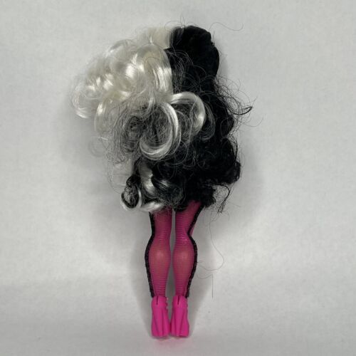 Lol Surprise OMG! Winter Disco Dollie Fashion Doll - Picture 2 of 6