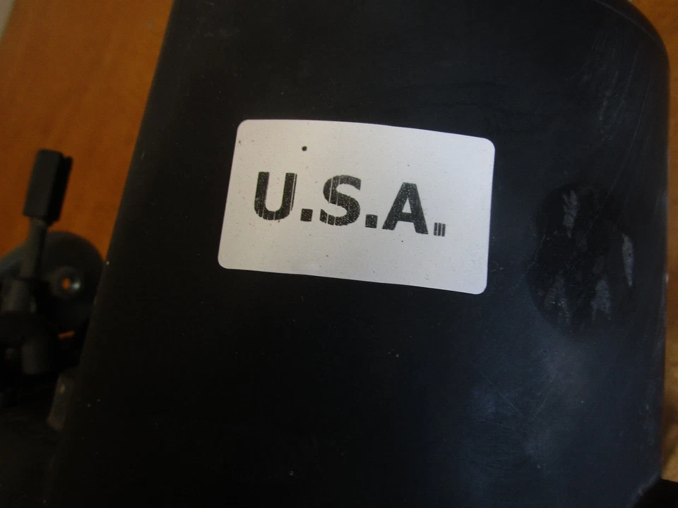 Farol Ferrari 4200 Spyder -LH azul escuro-EUA- P/N 210573019 - Imagem 3 de 4