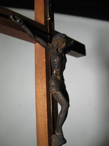 CRUCIFIX - Wood Cross, Metal Figure - Picture 8 of 8