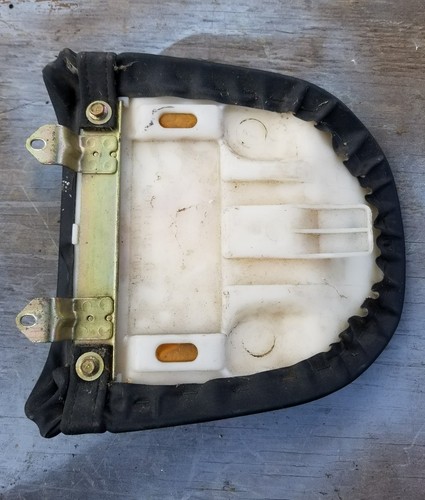 #172 Suzuki GSF400 Bandit 400 91-93 rear passenger pillion seat - Picture 2 of 2