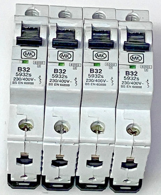 MK SENTRY CCU B32A MCBs 32-Amp 5932s 230/400V - BS EN 60898 ~ AC. RESTPOSTEN 4-VIER