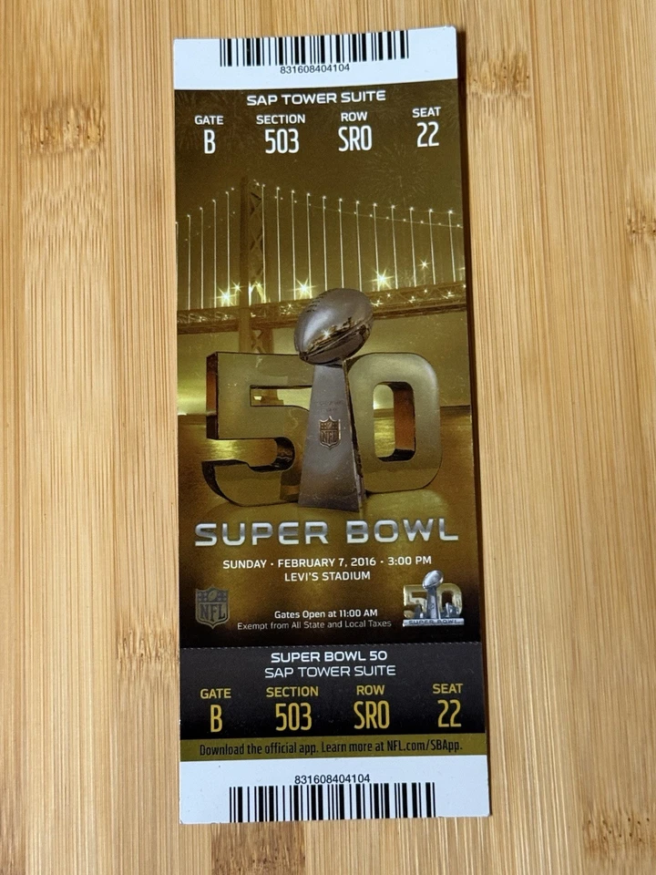 Boleto dorado completo del Super Bowl 50 con cordón y soporte - Último juego de Peyton’s Manning Foto 2 de 3