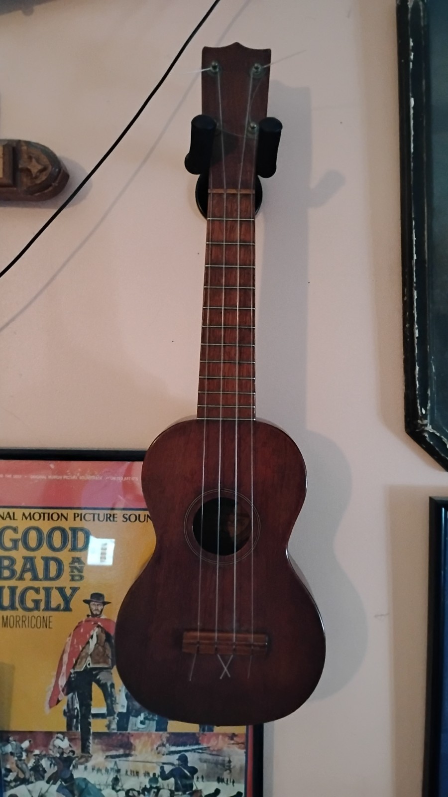 Vintage mahogany ukulele. Kahola's co. Soprano in good playable condtion.
