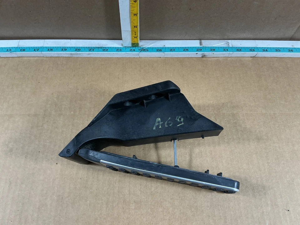 Педаль тормоза в сборе 2008 - 2014 Mercedes Benz C250 A2043001204 от оригинального производителя - Изображение 3 из 4