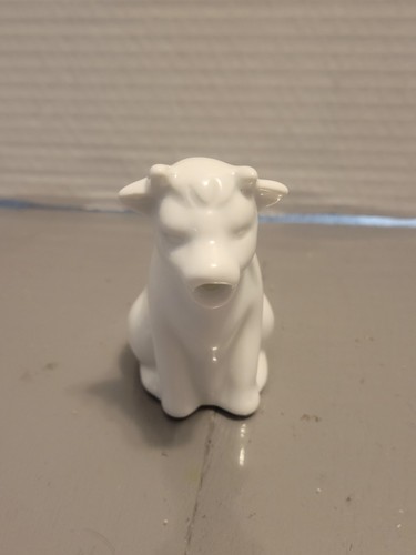 Mini Cow Creamer Or Milk Pitcher Made of Glazed White Porcelain 3" Sitting - Picture 3 of 8