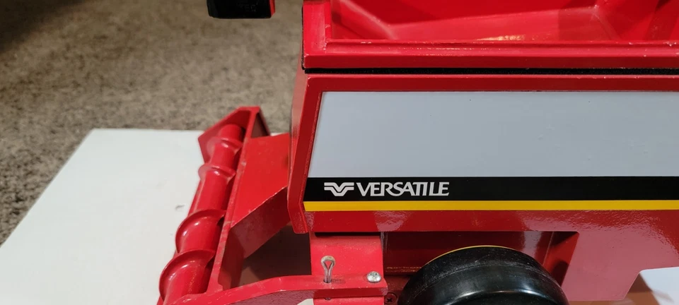 Versatile trans/axial 2000 pull type combine 1/16 - Image 4 of 4