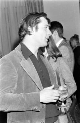 Robert De Niro attends a party at the New York City home of F- 1977 Old Photo 5