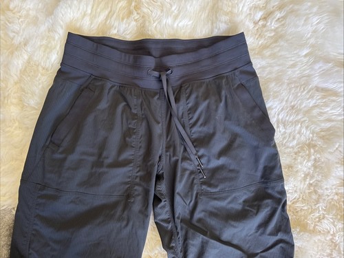 Lululemon Tanzstudio mittelhohe Hose dunkelgrau volle Länge Größe 10 gebraucht, in einwandfreiem Zustand, einmal getragen - Bild 2 von 5