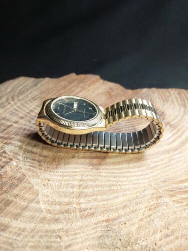 Vintage Elgin Quartz Gents Day Date Bi-lingual FCT002 155 PC33 Watch Black Dial - Picture 3 of 11