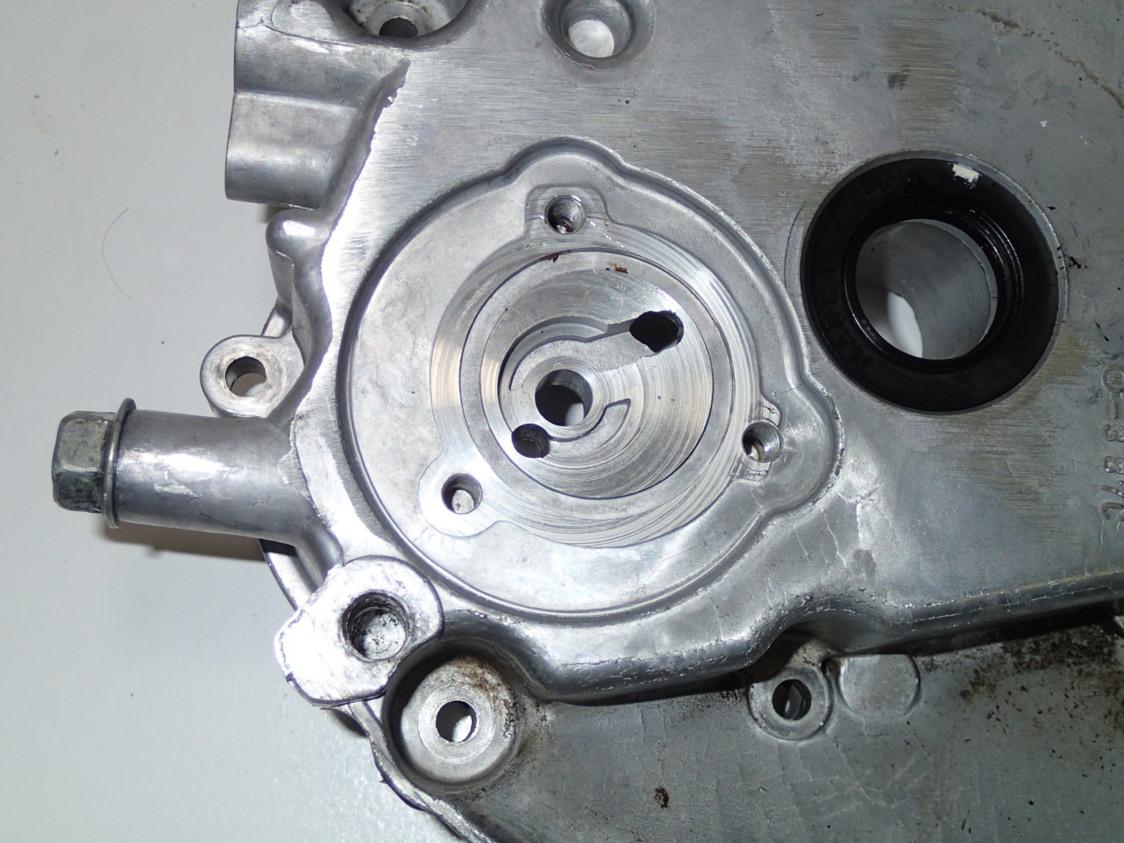 TORO GTS Lawn mower SUZUKI VMJ8 OHV Engine 135939 ( 813520) Crankcase