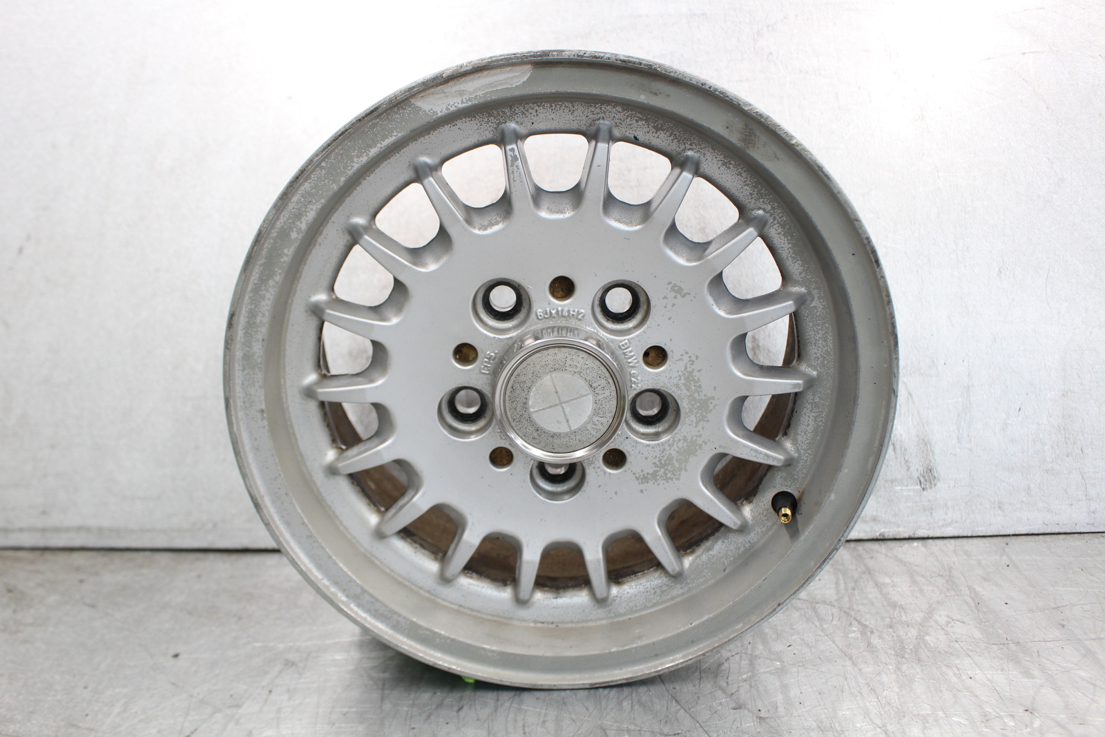 OEM BMW E28 5 Lug Bottle Cap Spare Tire Rim 82-88 528e 533i 535i 524td LM48 | eBay OEM BMW E28 5 Lug Bottle Cap Spare Tire Rim 82-88 528e 533i 535i 524td LM48 | eBay