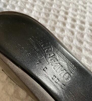 Salvatore FERRAGAMO Black Leather Open Toe Slides Sandals 7 C Wide