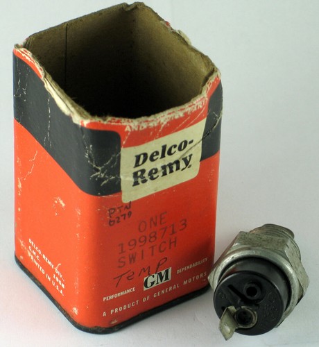 1960 Chevrolet Corvair NOS cylinder head temperature sender 1998713