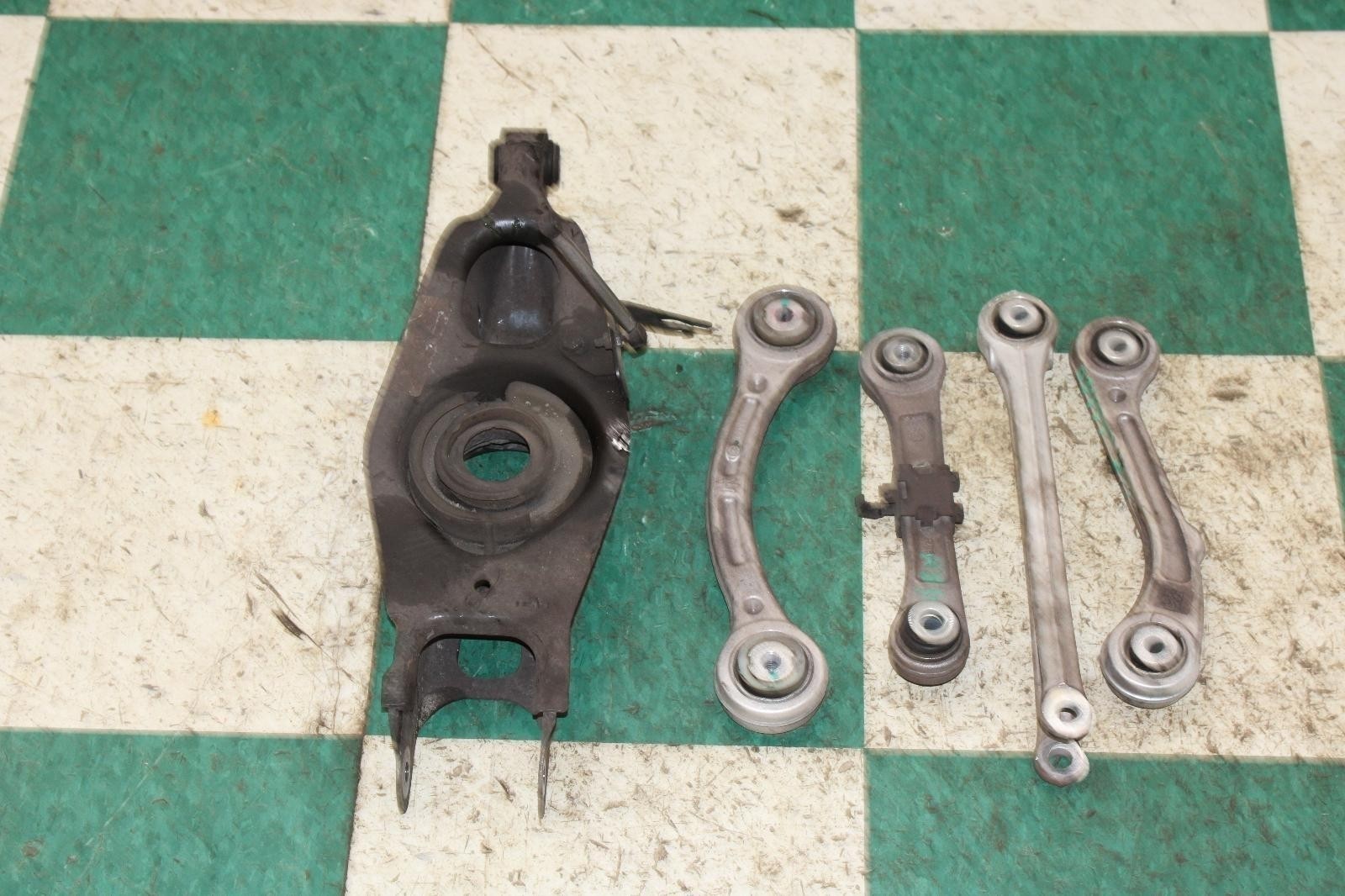 Maserati Quattroporte S Q4 2014-2021 Rear Right Control arms Set of 5