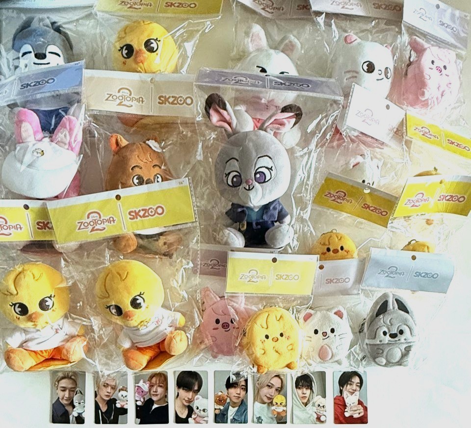 Stray kids スキズ　ペンミ　ポラロイド　ハン　ジソン skzoo Stray Kids - Shoulder Plush [SKZOO X ZOOTOPIA 2 POP-UP Store