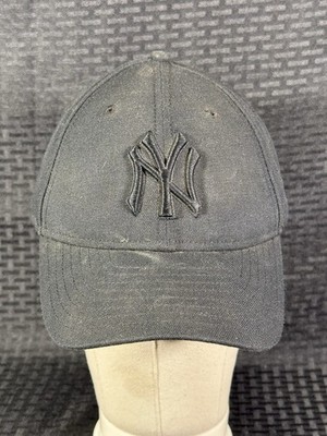 New York Yankees Triple Black New Era 59Fifty Baseball Hat Size 7 3/8 MLB NYC