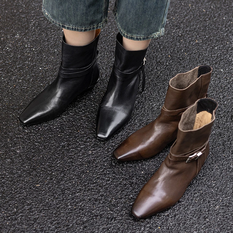 Botas de cuero de vaca de tacón bajo para mujer Botas de invierno Tacón grueso Cinturón Hebilla Botas de caballero Foto 4 de 4