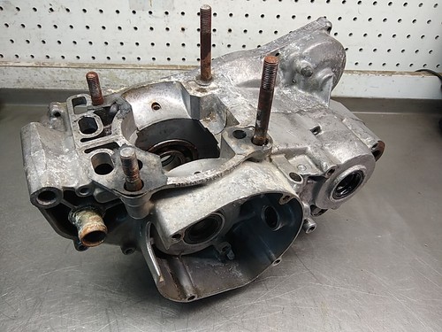 Suzuki RM 250 1999 2000 Crankcase 24031912 - Picture 18 of 22