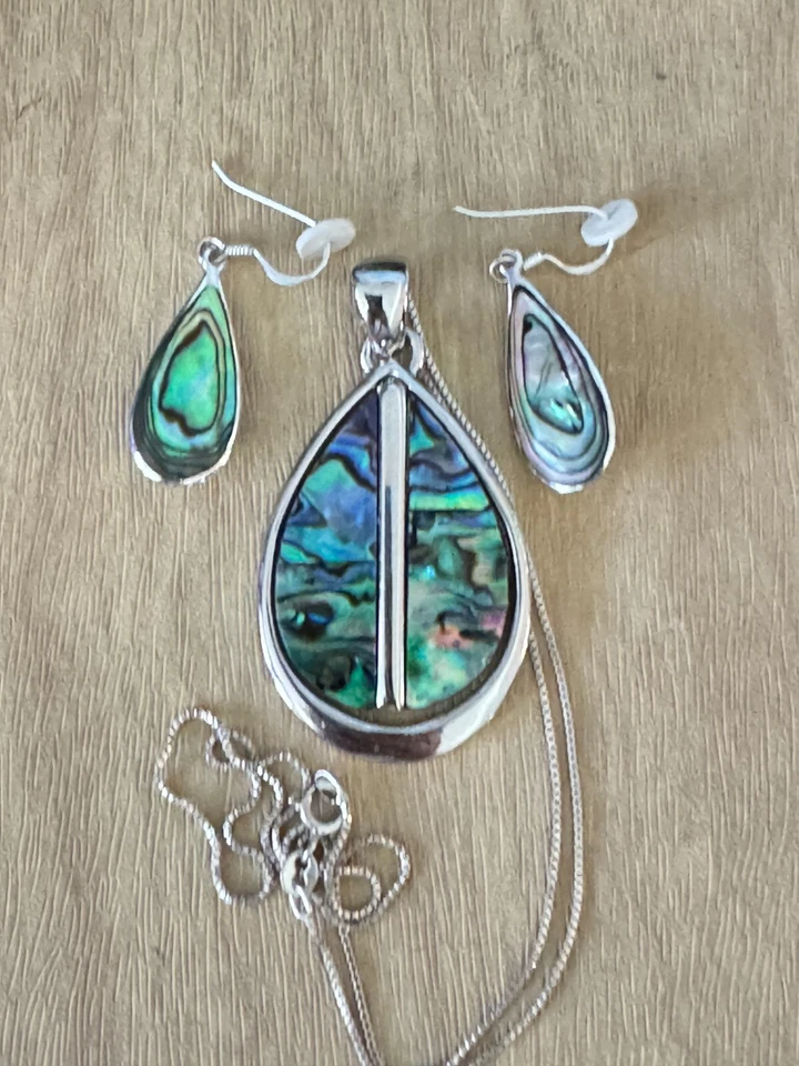 Colgante de abulón en cadena de plata de ley con pendientes a juego Foto 2 de 4