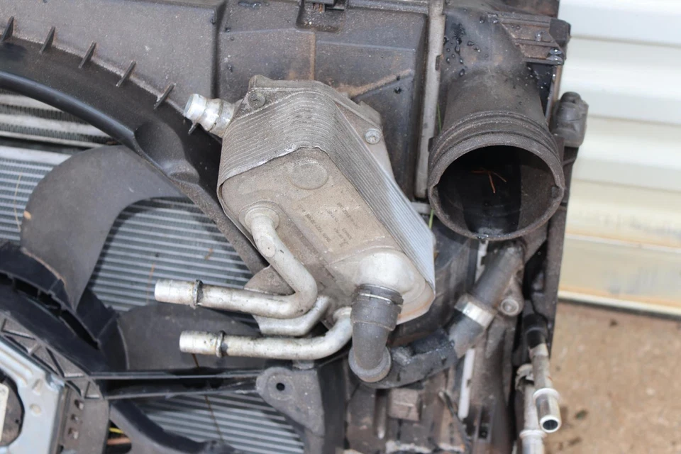 2007-2013 BMW 335I E92 ENGINE RADIATOR CONDENSER COOLING FAN MOTOR ASSEMBLY OEM - Image 3 of 4