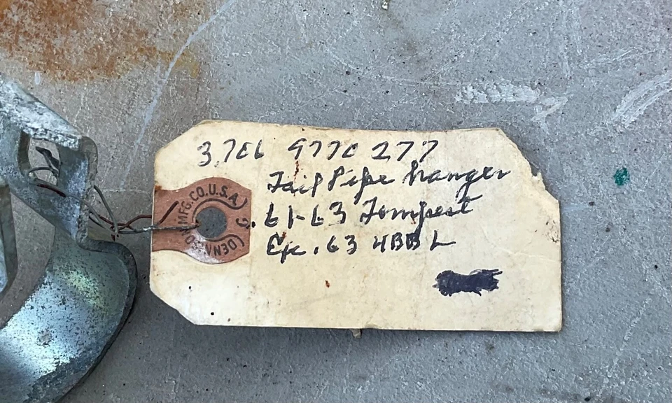 1961-63 PONTIAC TEMPEST CABIDE DE TUBO TRASEIRO TRASEIRO TRASEIRO - PARTE NOS = TROFÉU 4 PEÇA OEM - Imagem 2 de 4