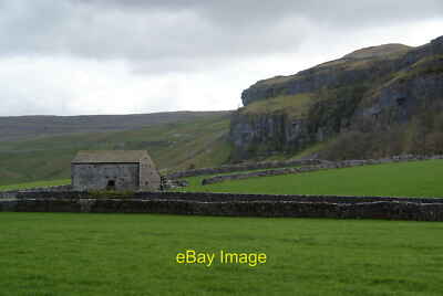 Foto 12x8 Feldhaus Scheune auf dem flachen Boden von Littondale während Blue Sca c2012
