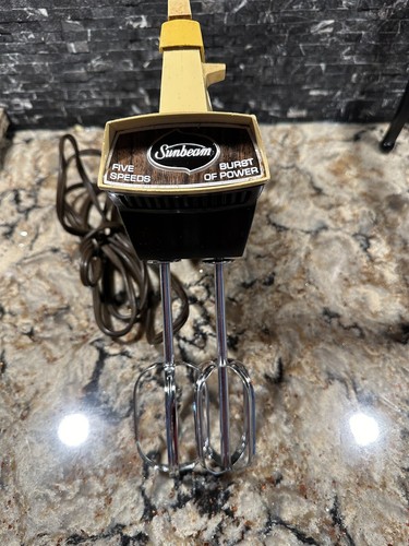 Vintage Sunbeam Mixmaster Hand Mixer 5 Speed Harvest Gold Tested Retro Kitchen - Picture 7 of 10