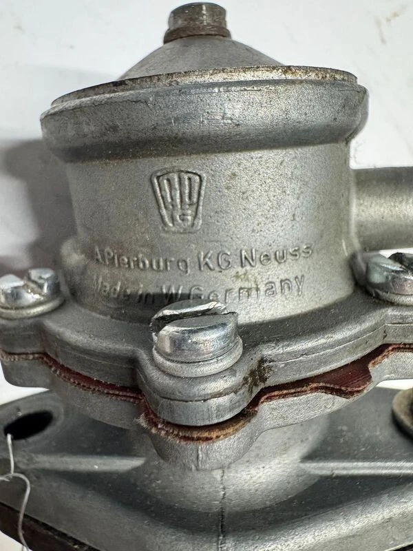 Топливный насос позднего стиля Porsche 356, 912 недавно восстановленный - Изображение 3 из 4