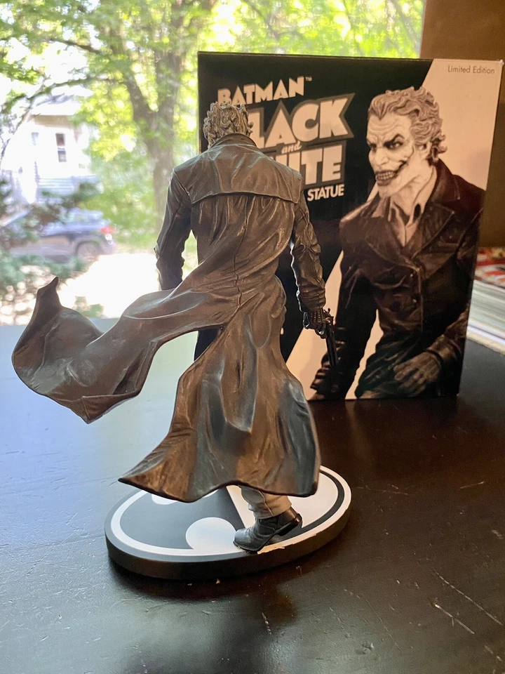 BATMAN: Estatua BLANCO Y NEGRO | ¡LEE BERMEJO JOKER! | DC Direct 0513/7000 🤡 Foto 3 de 4