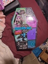 NEW Sealed Monster High Skulltimate Secrets Neon Frights Twyla Fashion Doll