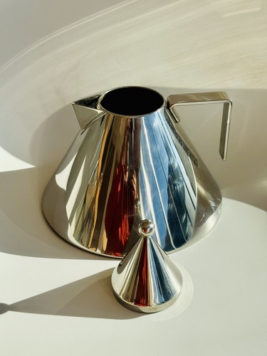 Hervidor de agua Alessi "Il Conico" de Aldo Rossi en acero inoxidable pulido - Imagen 5 de 20