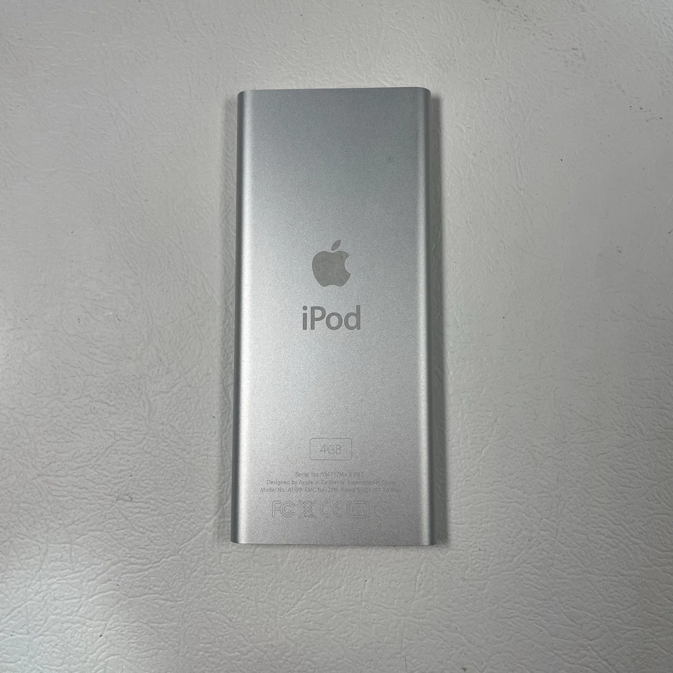 Apple iPod Nano 2nd Generation 4GB MP3 Player Silver A1199 Tested Working - Image 3 of 4