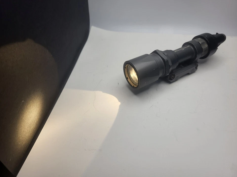 Фонарик установленный Surefire M951 - Изображение 3 из 4