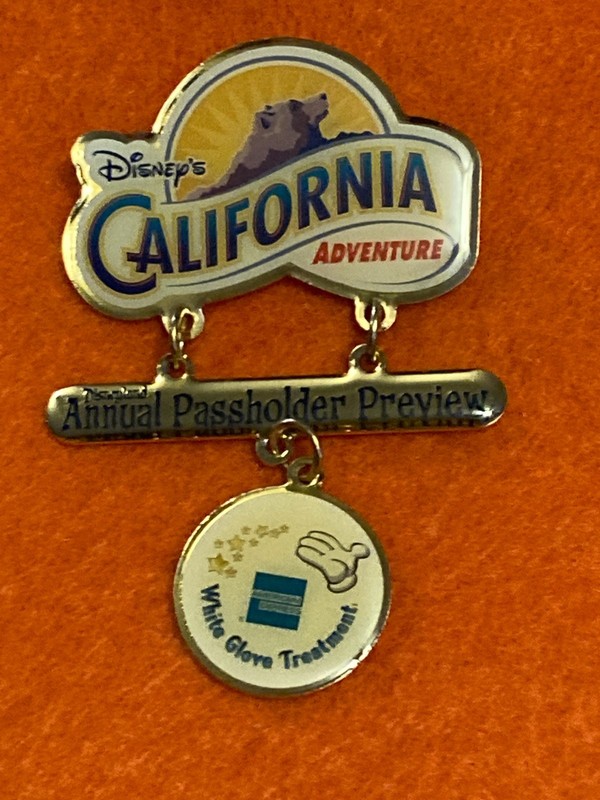 3881    DLR - Annual Passholder Preview Dangle - DCA