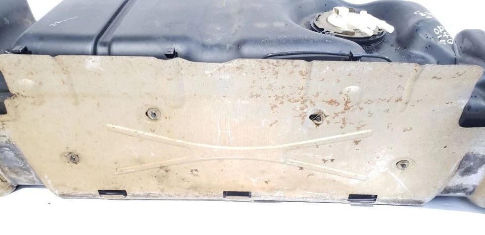 Tanque de combustible 6,6 L diésel tracción trasera con transmisor OEM 2001 2002 03 Chevrolet Silverado 3500 Foto 4 de 4