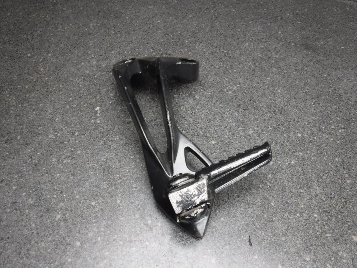 07 Kawasaki Ninja ZX10R ZX-10R Left Rear Peg & Bracket 14F 07 Kawasaki Ninja ZX10R ZX-10R Left Rear Peg & Bracket 14F