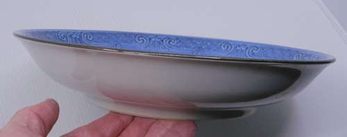 VINTAGE TOYO JAPANESE FINE PORCELAIN BOWL, BLUE & WHITE PEONY DECOR, 10.75 IN. - Picture 6 of 6
