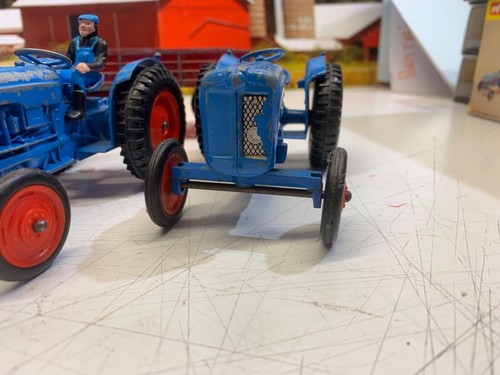 FORDSON.MAJOR.DEXTER.TRAKTOREN. x3. & 4 RAD DREHSCHEIBENANHÄNGER. CRESCENT TOYS. - Bild 8 von 21