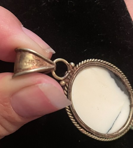 White Howlite Oval Pendant 925 Sterling Surround - Picture 3 of 3
