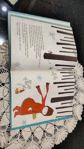 The Mitten by Alvin Tresselt vintage 1964 Lothrop, Lee & Shepard hardcover - Picture 7 of 9