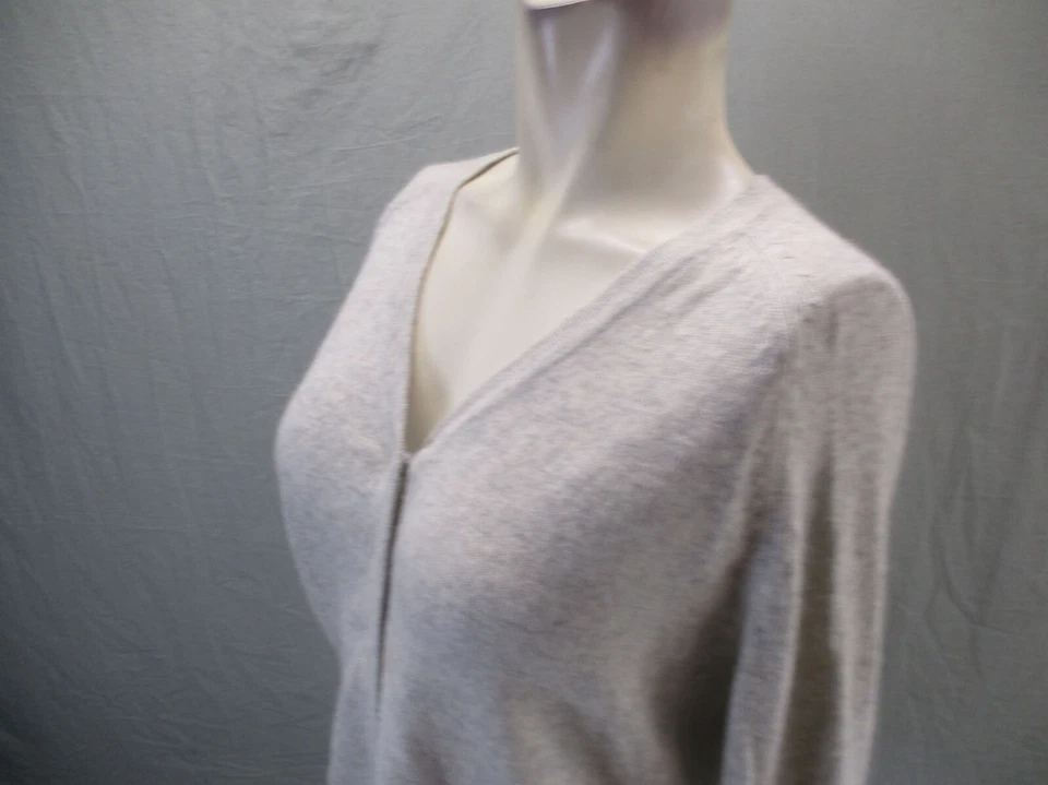Easel Size L Womens Gray 100% Cashmere V-Neck Button Up Lightweight Cardigan 123 - Image 4 of 4