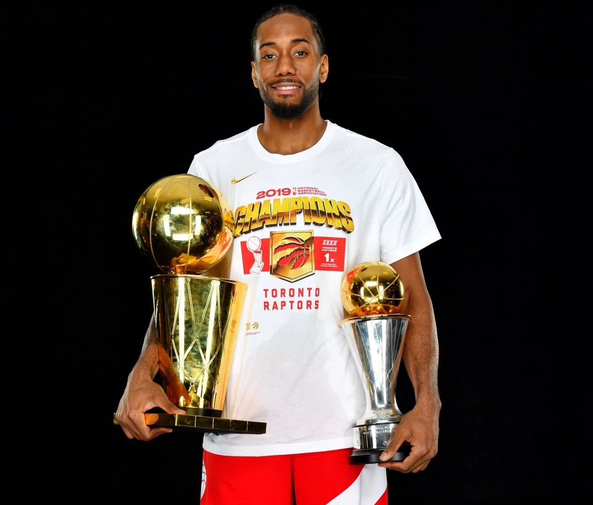 Download Kawhi Leonard NBA Raptors Wallpaper