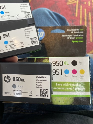 Genuine HP 950XL 951 Ink Cartridges 3 Cartridges 1 Black 2 Cyan - Afbeelding 2 van 4