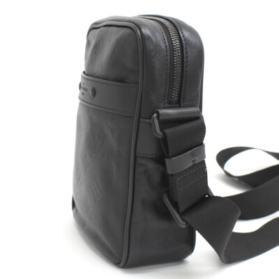 バッグ LOUIS VUITTON DANUBE PM M.SHAD.NOIR Louis Vuitton Black Monogram Shadow Danube PM | myGemma