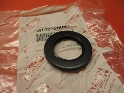 #ad NOS OEM ORIGINAL NEW YAMAHA EF2600 EF2800 OIL SEAL 93102 25090 $11.99