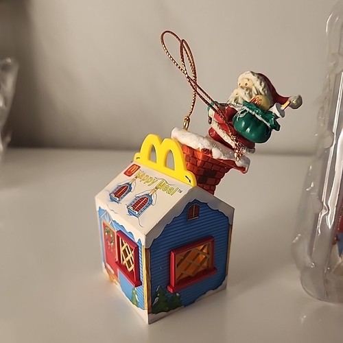 1996 Happy Meal McDonald’s Santa Ornament - Picture 3 of 11
