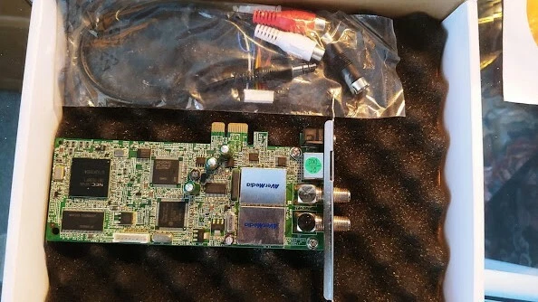 AVerTV Combo PCI-E Watch and record TV - Image 2 of 4