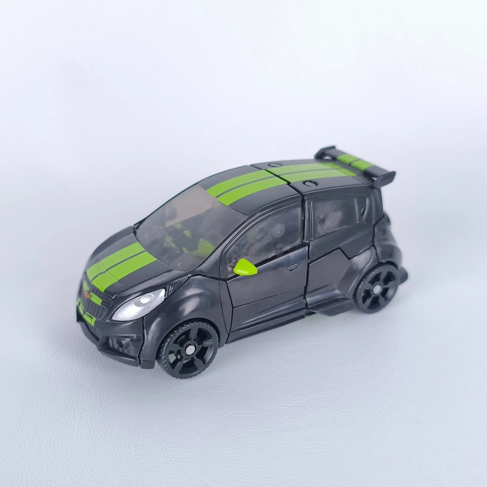 Transformers Autobot Skids Complete DOTM Deluxe Class Dark of the Moon - Image 3 of 4