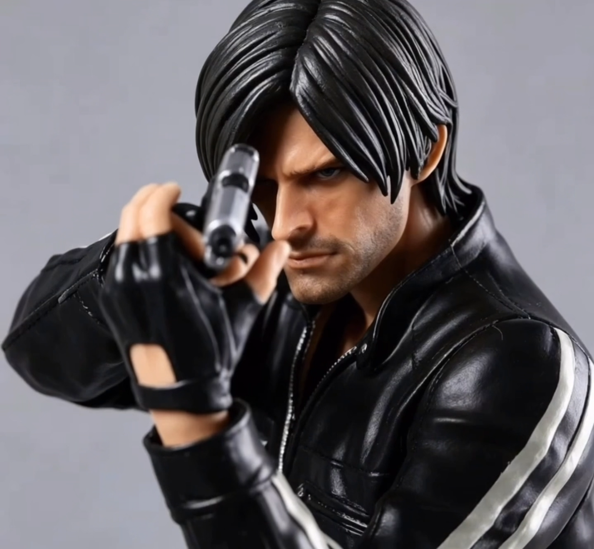 LEON S. KENNEDY RESIDENT EVIL BIOHAZARD 30CM PS4 COLLECTIBLE PVC